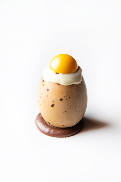 Chocolate soft-boiled egg filled with praline (120g)